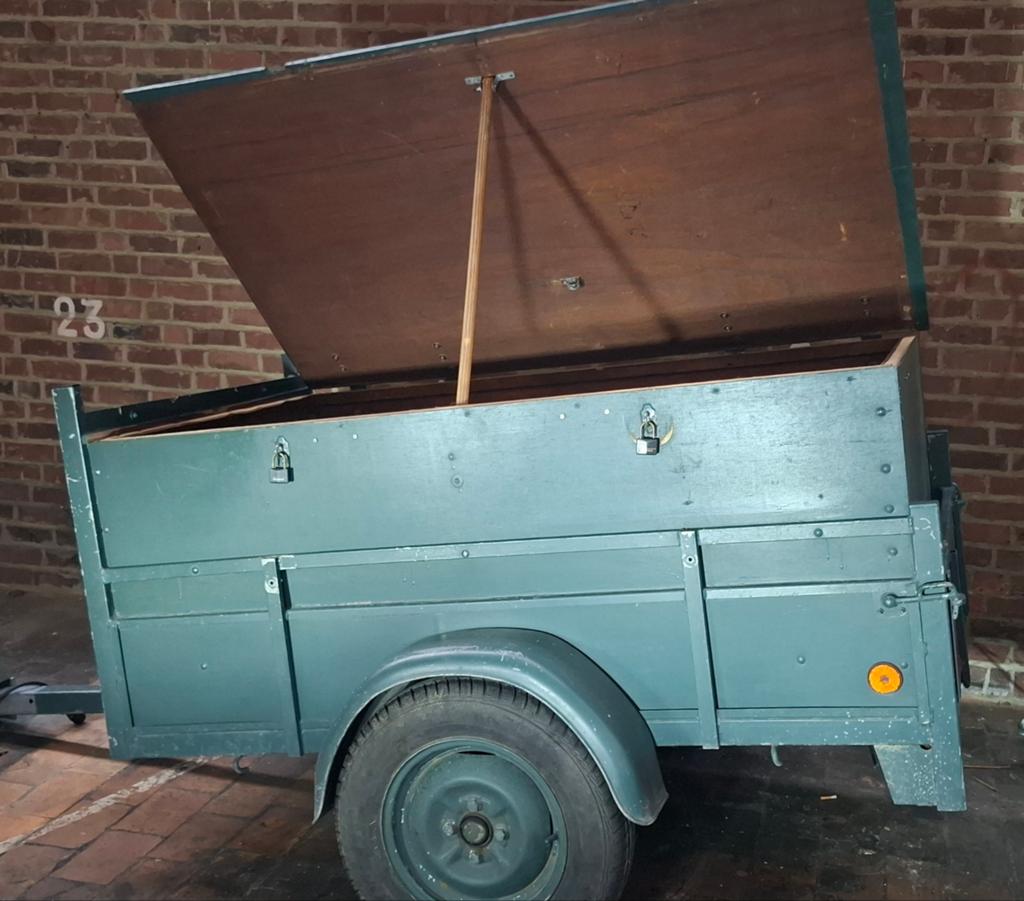 Remorque 750 kg. 1,75 m x 1 m x 0,61 m, Enlèvement