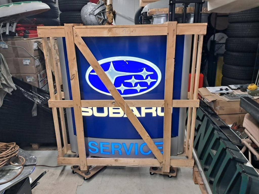 Zeldzame Subaru reclame lichtbak reliëf logo/letters 140cm, Ophalen, Nieuw, Lichtbak of (neon) lamp