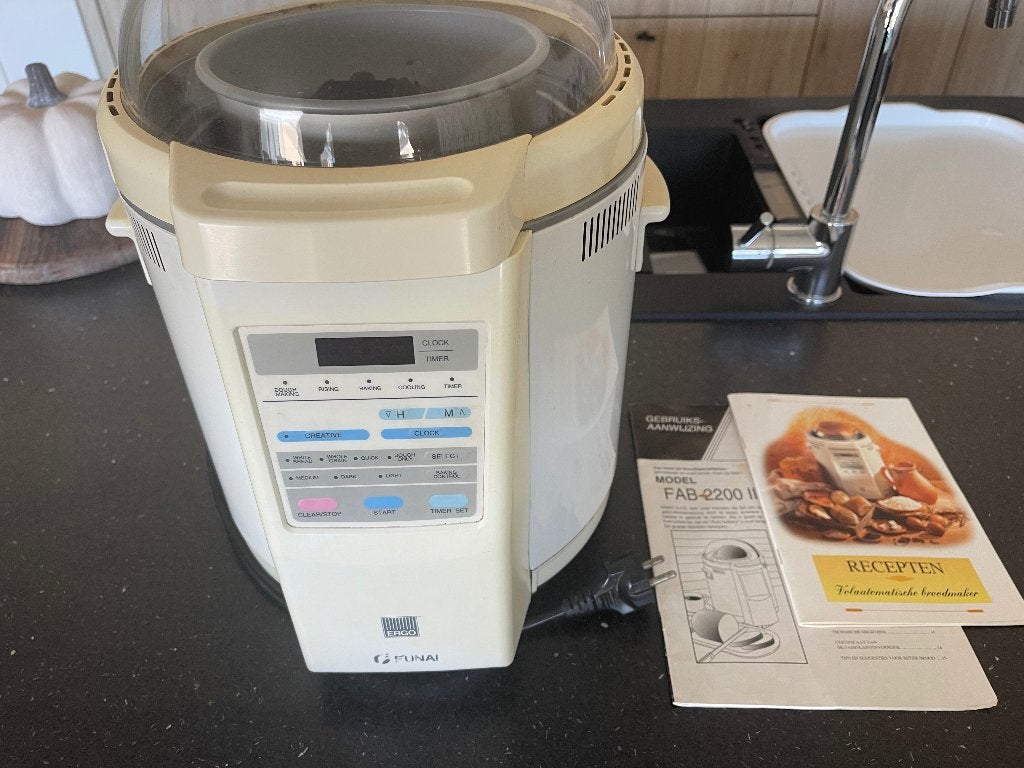 Brood machine, 800 à 1200 grammes de pâte, Utilisé, Avec minuteur, Enlèvement