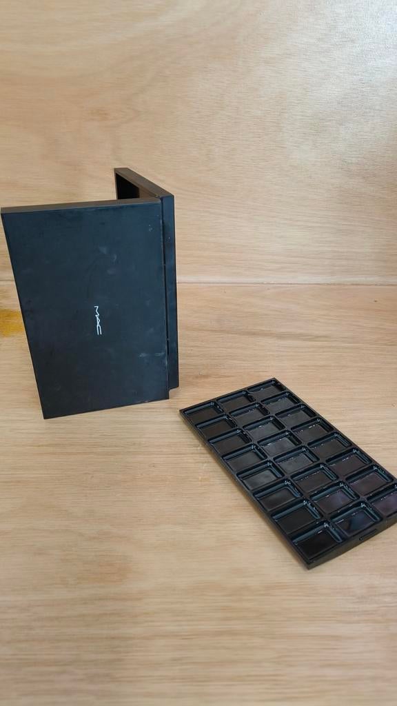 Mac pro make-up palet, Handtassen en Accessoires, Uiterlijk | Cosmetica en Make-up, Ophalen