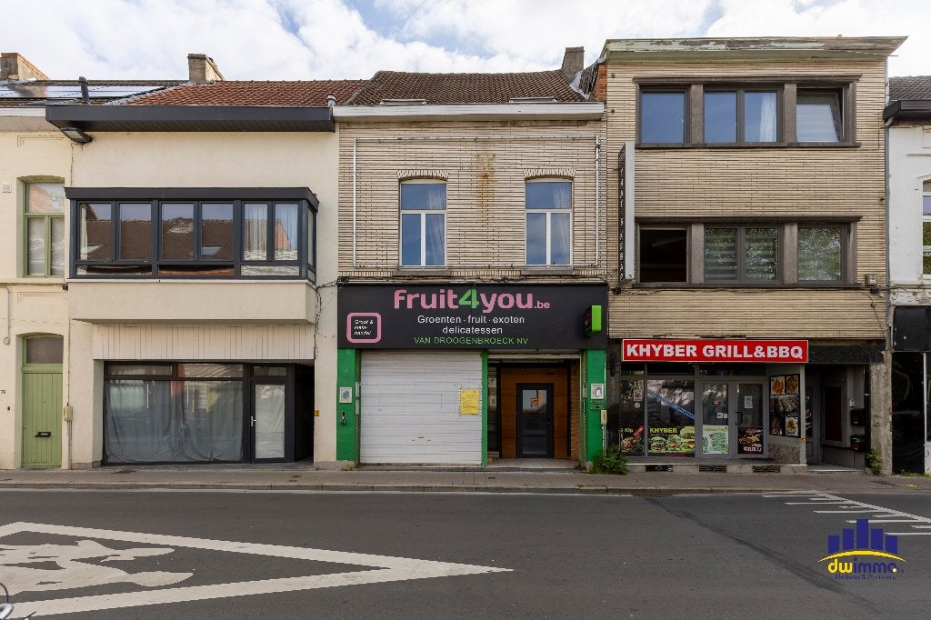 HANDELSPAND MET WOONST EN UITZONDERLIJK POTENTIEEL GENT, Immo, Huizen en Appartementen te koop, Gent, tot 200 m², Tussenwoning