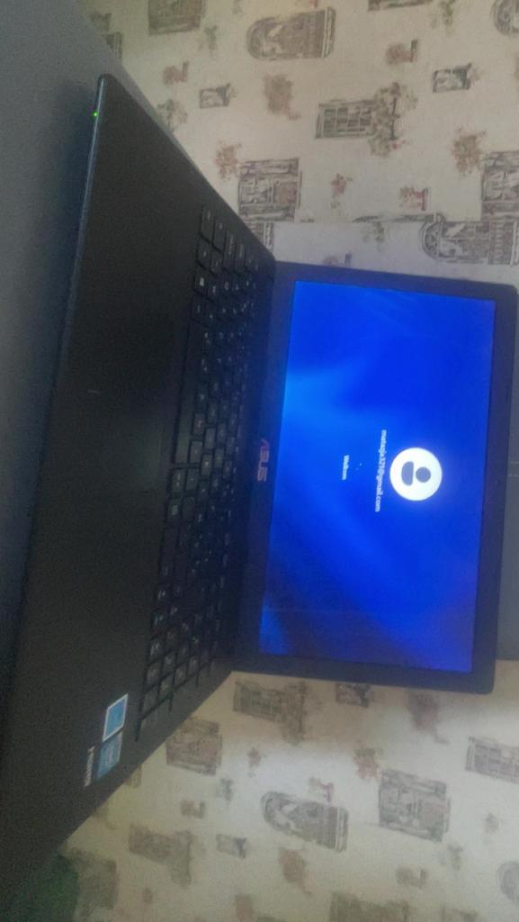 ASUS laptop met Windows 11, verkoop + originale lader, Enlèvement, Comme neuf
