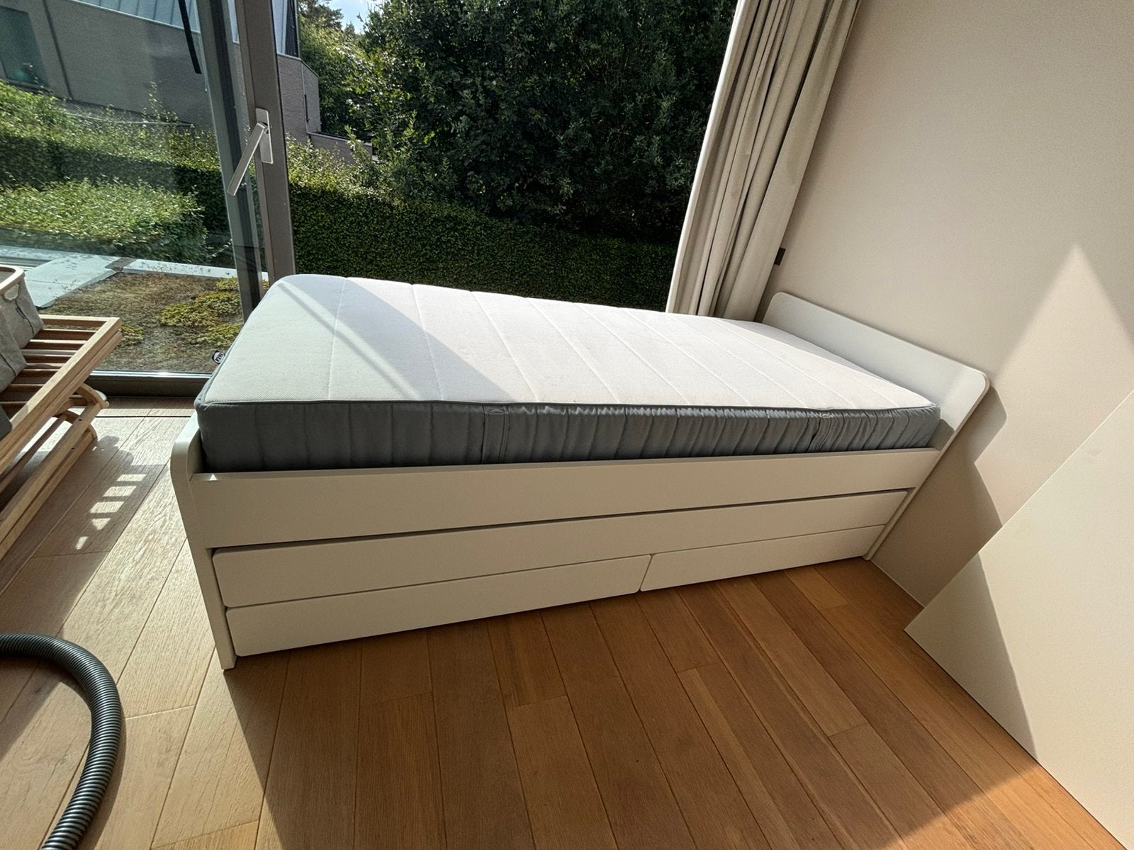Ikea SLAKT kinderbed met opbergruimte en extra logeer bed, Ophalen, Zo goed als nieuw