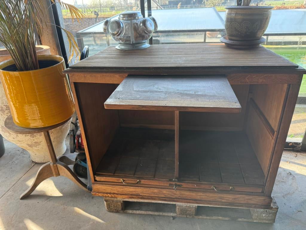 Armoire à volets avec poches ouvertes, Enlèvement