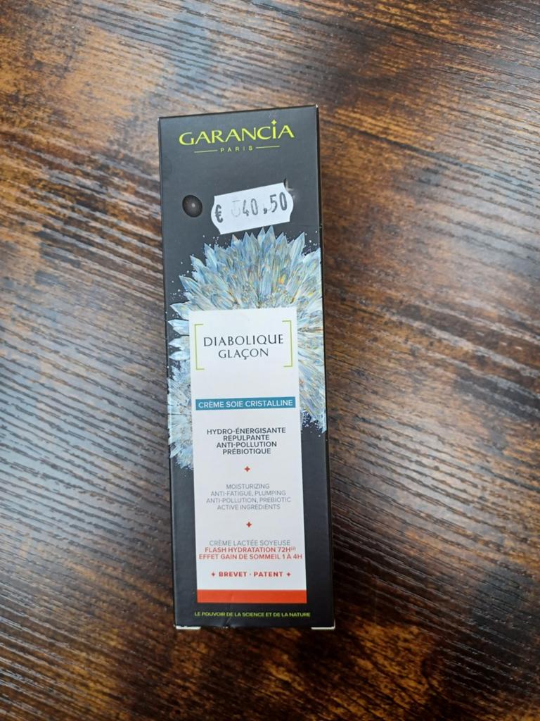 DIABOLIQUE GLAÇON ] crème soie CRISTALLINE, Rouge, Yeux