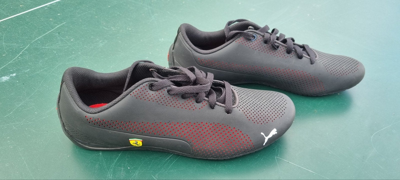 sportschoenen PUMA  FERRARI / 44, Puma, Ophalen of Verzenden, Zo goed als nieuw, Sportschoenen