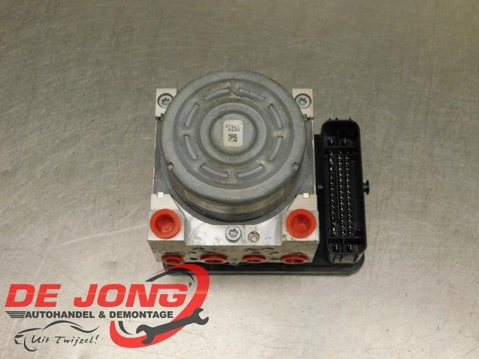 Pompe ABS d'un Volkswagen Touran, Volkswagen, -, 3 mois de garantie, Utilisé