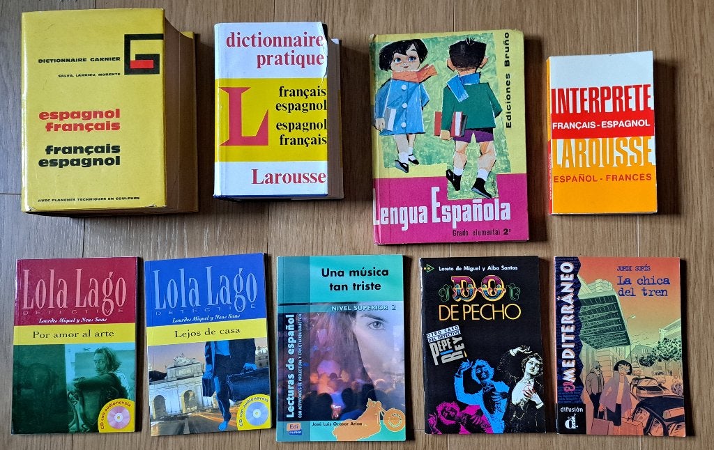 9 livres en espagnol-dictionnaires-différents niveaux, Enlèvement ou Envoi, Utilisé, Secondaire, Autres matières