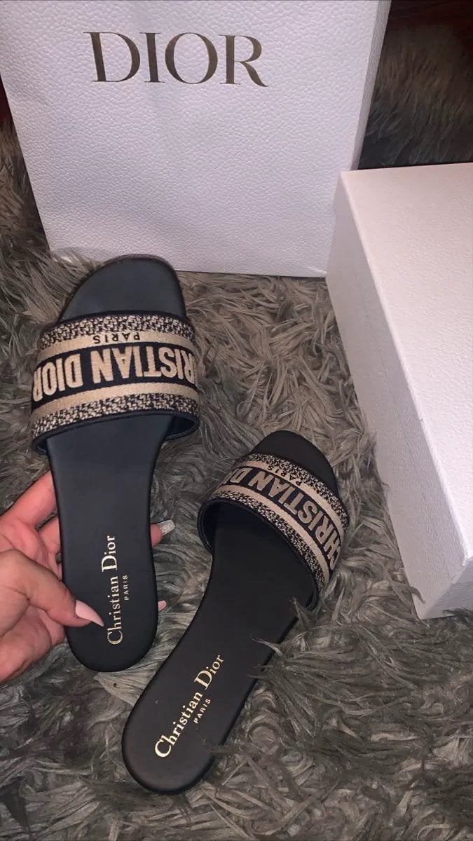 Christian Dior Slippers, Vêtements | Femmes, Chaussettes & Bas, Envoi, Comme neuf