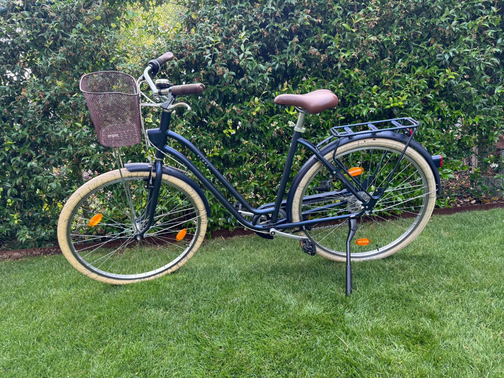 Bijna nieuwe damesfiets blauw, Fietsen en Brommers, Fietsen | Dames | Damesfietsen, Ophalen, Zo goed als nieuw