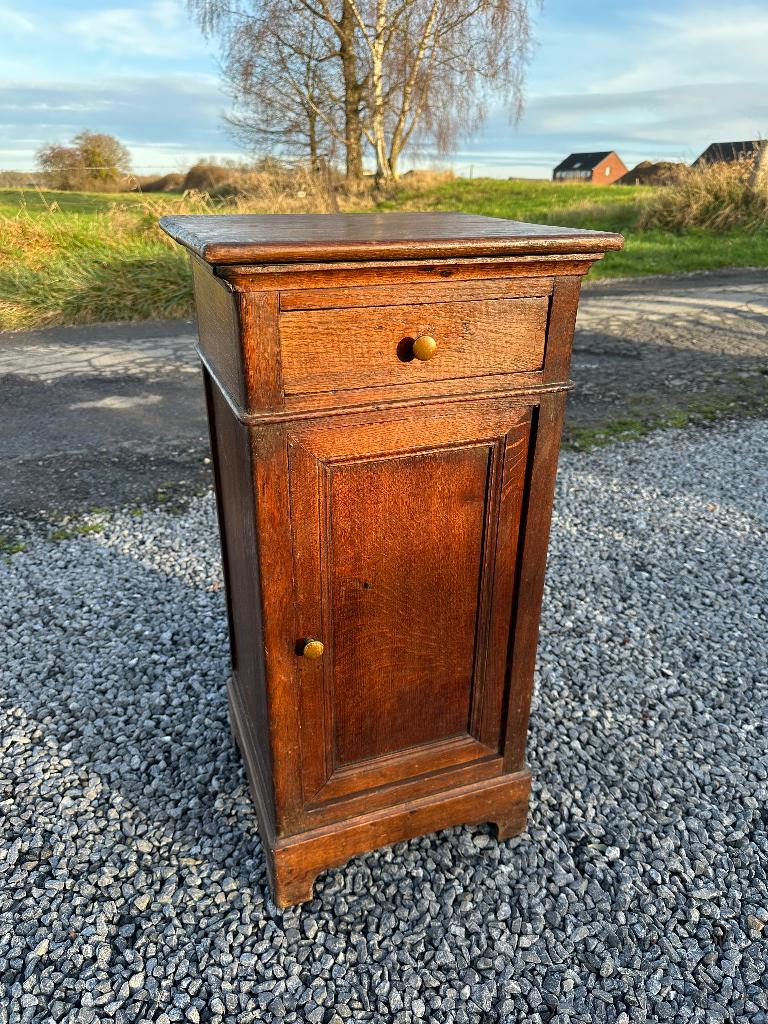 Petit chevet ancien en bois – Style Louis-Philippe, Antiquités & Art, Enlèvement ou Envoi