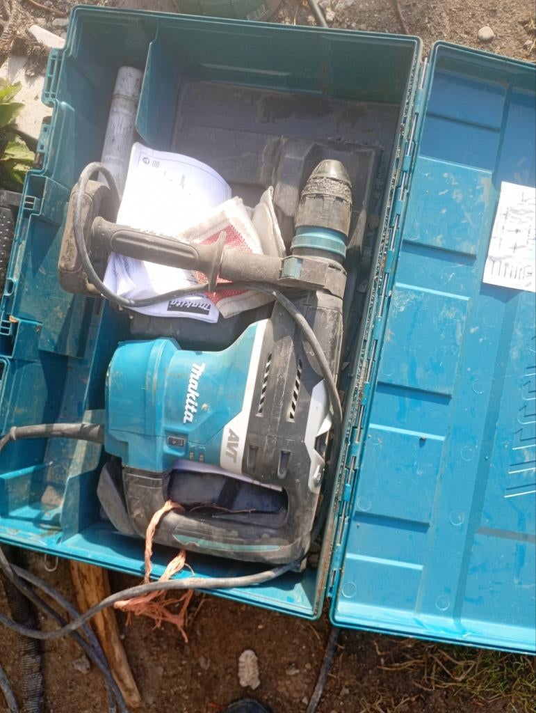 kapotte Klopboormachine  makita, Enlèvement