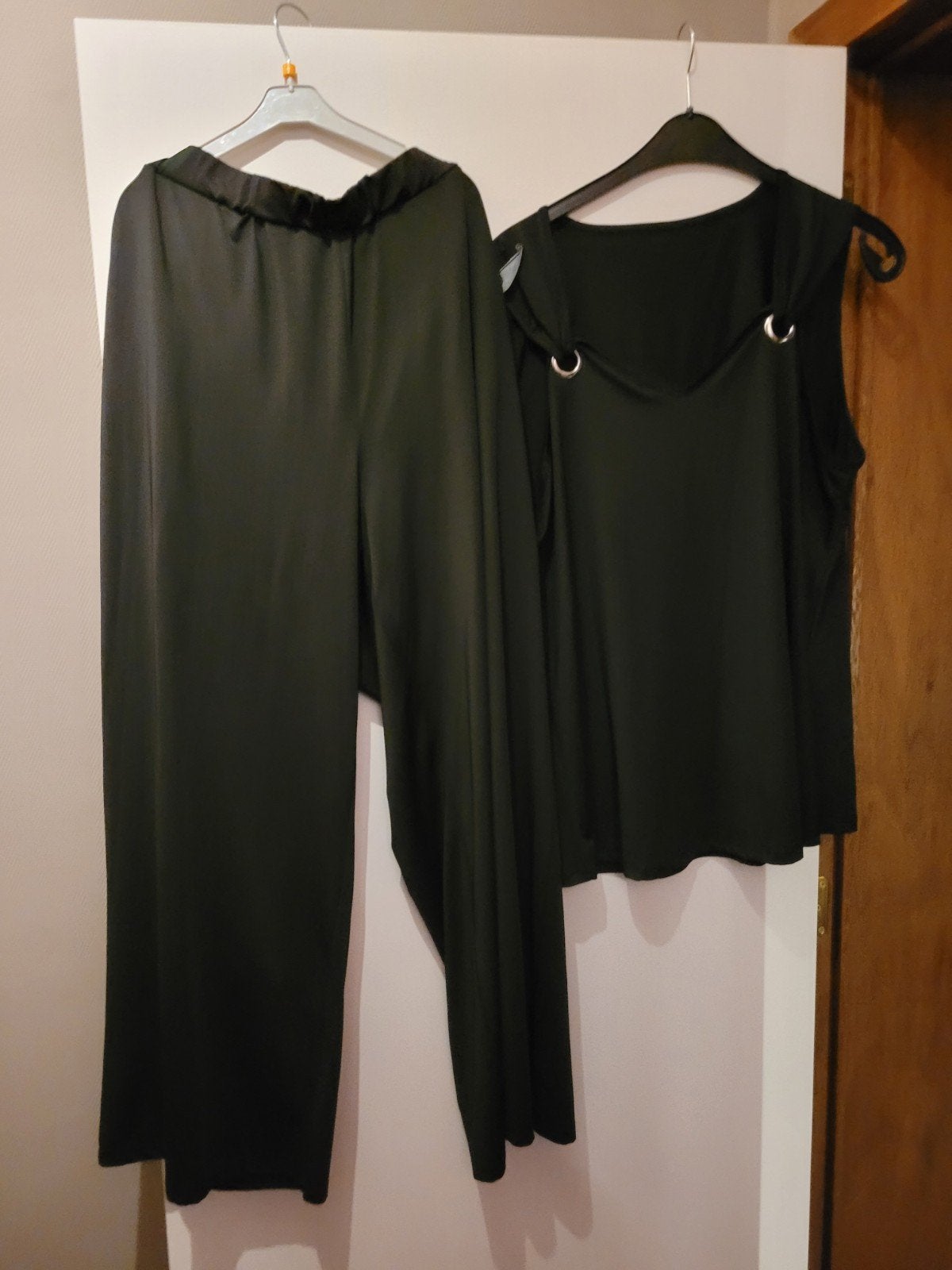 2delig damestenue  broek +tuniek maat 3xl nieuwstaat, Ophalen of Verzenden, Zwart