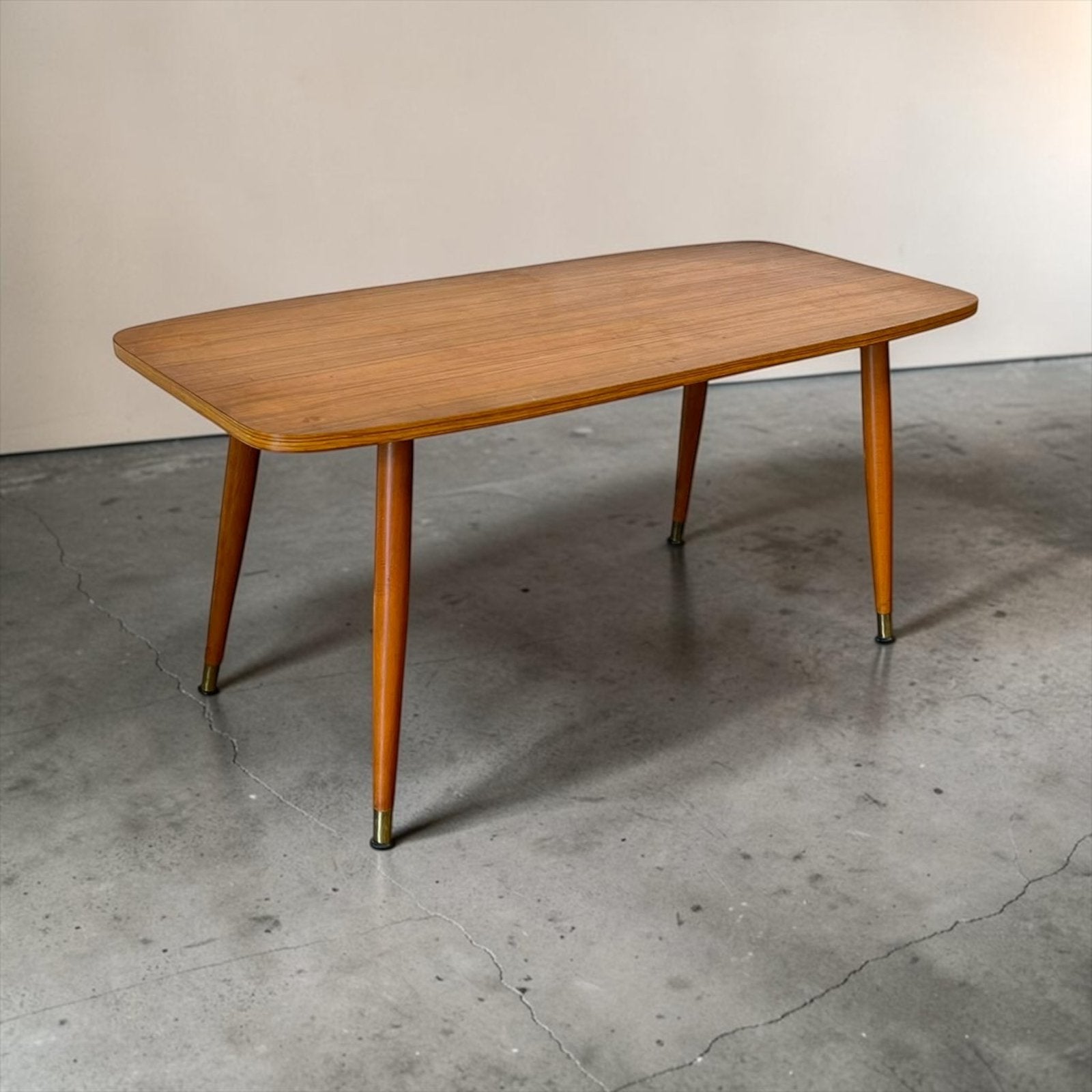Table basse vintage en bois/table basse années 50, Antiquités & Art, Enlèvement