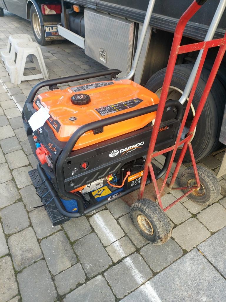 groupe electrogene, Bricolage & Construction, Générateurs, Neuf, 5 à 10 kVA, Démarrage électrique, Enlèvement