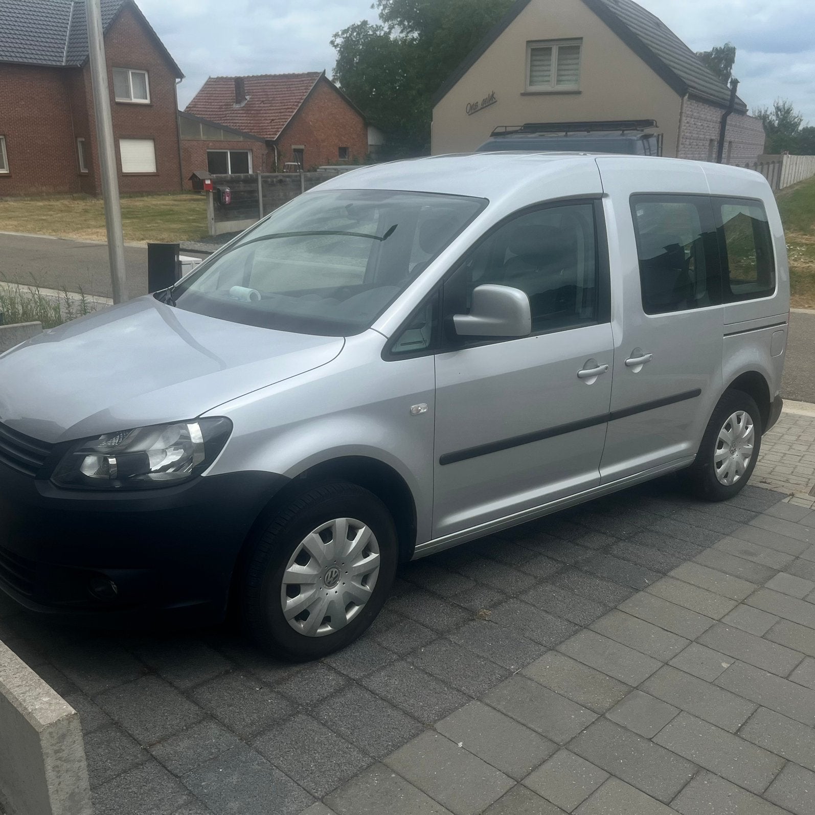 Volkswagen caddy, Autos, Camionnettes & Utilitaires, Achat, Noir, 5 portes, 1589 cm³