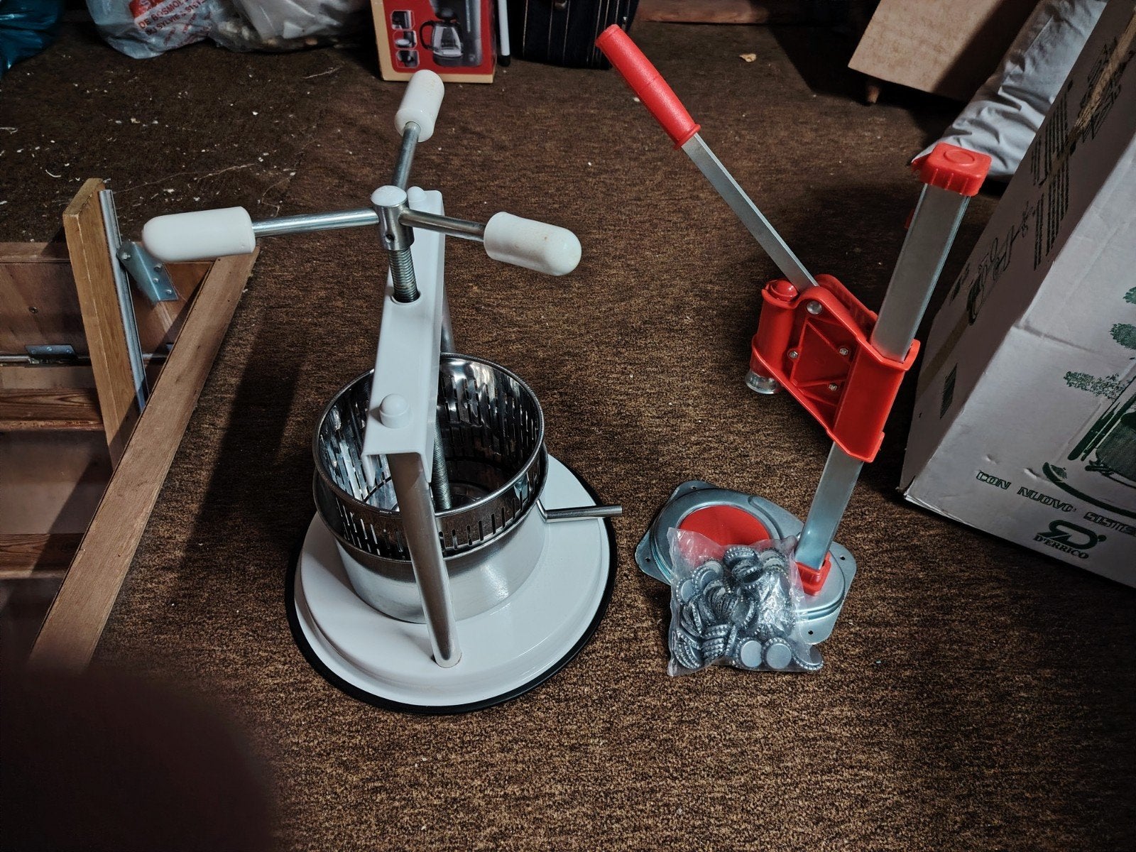 fruitpres en kroonkurk machine, Ophalen