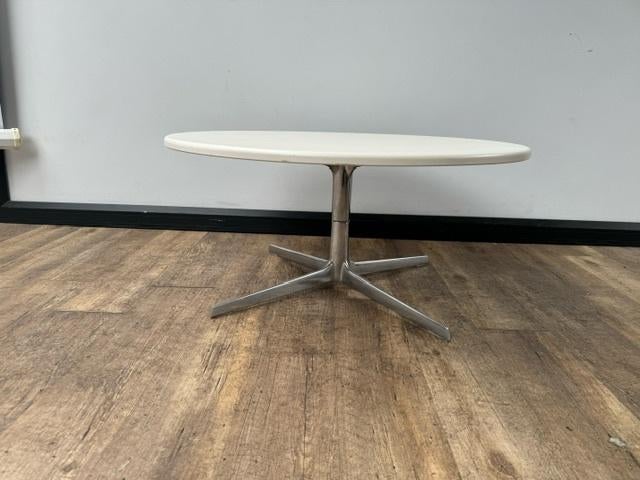 Eolo Arper bijzettafel (80), Huis en Inrichting, Ophalen