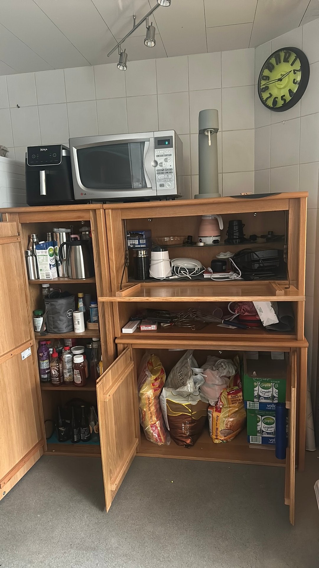 Armoire en bois/armoire de rangement en chêne -, Enlèvement, Comme neuf