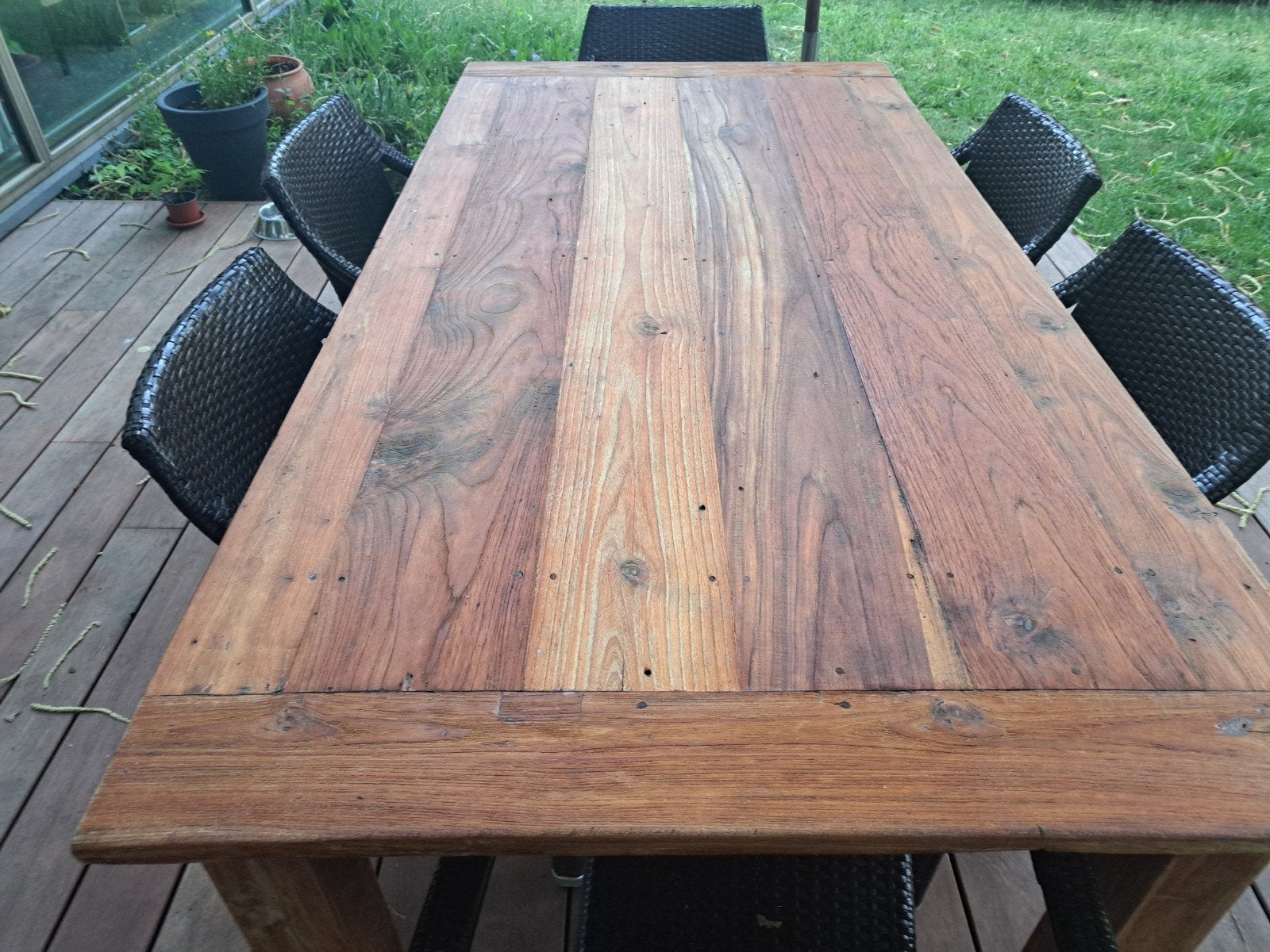 Teak keukentafel, Enlèvement