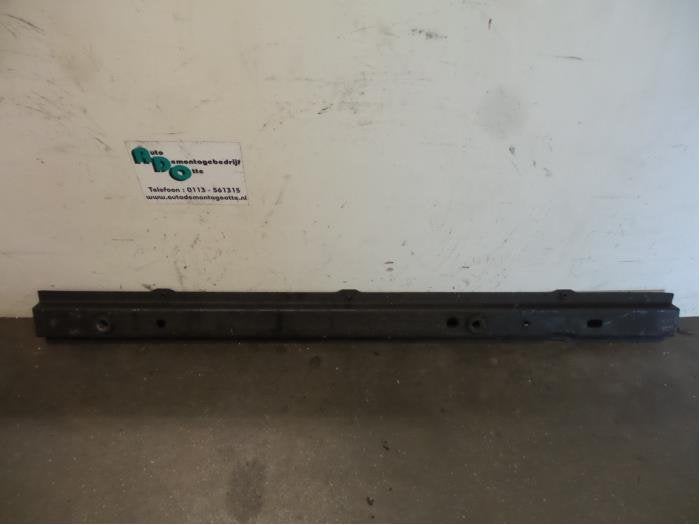 Radiateurbalk van een Opel Vivaro (Vivaro 01-), Gebruikt, -, -, Opel