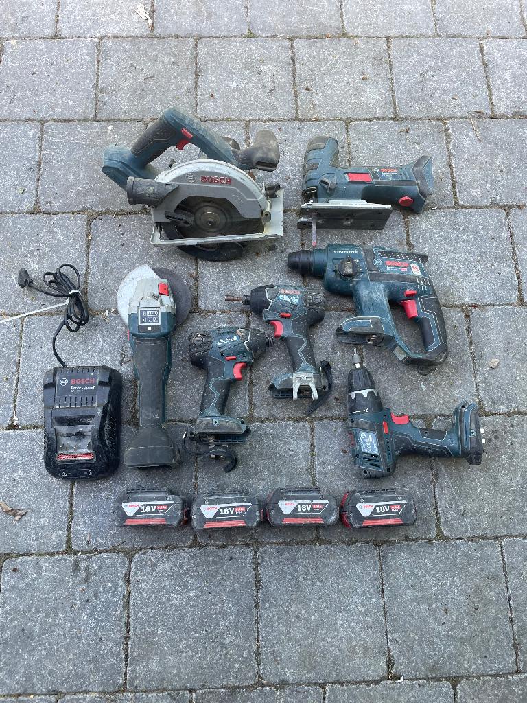 Lot Bosch Professional 18V – outillage complet + 4 batteries, Doe-het-zelf en Bouw, Ophalen, Gebruikt