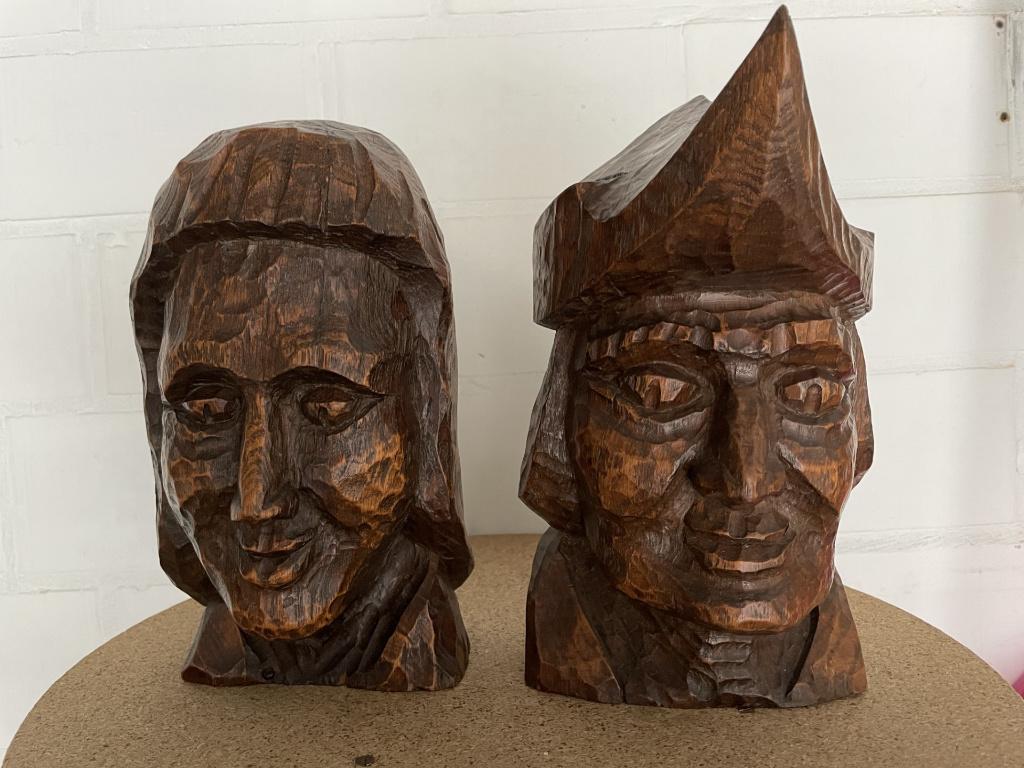 gebeeldhouwde koppen Tijl en Nele, Ophalen