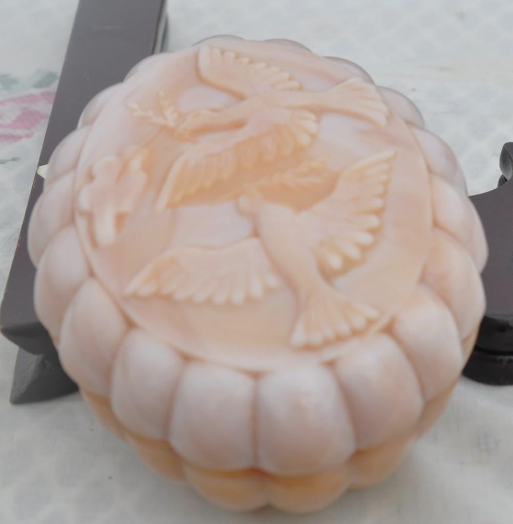 boite a savon ou bijoux verre opaline de foire rose marbrée, Enlèvement ou Envoi