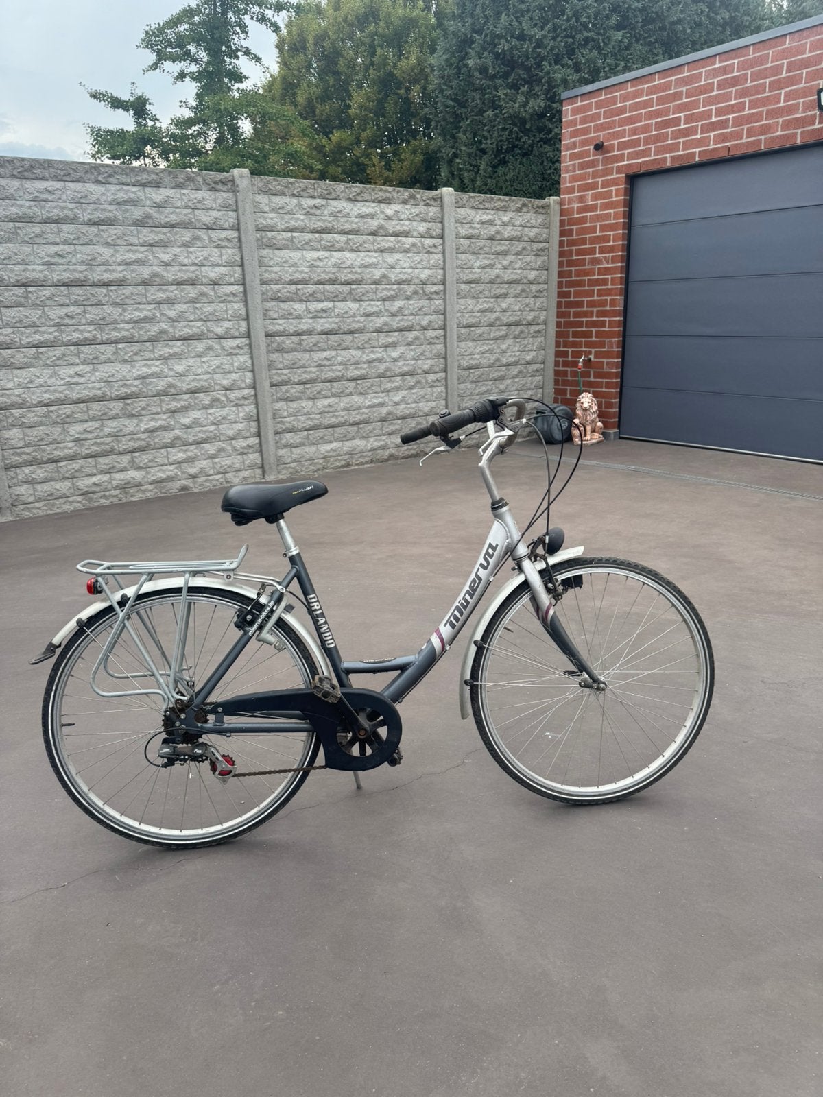 Minerva fiets, Enlèvement, Utilisé
