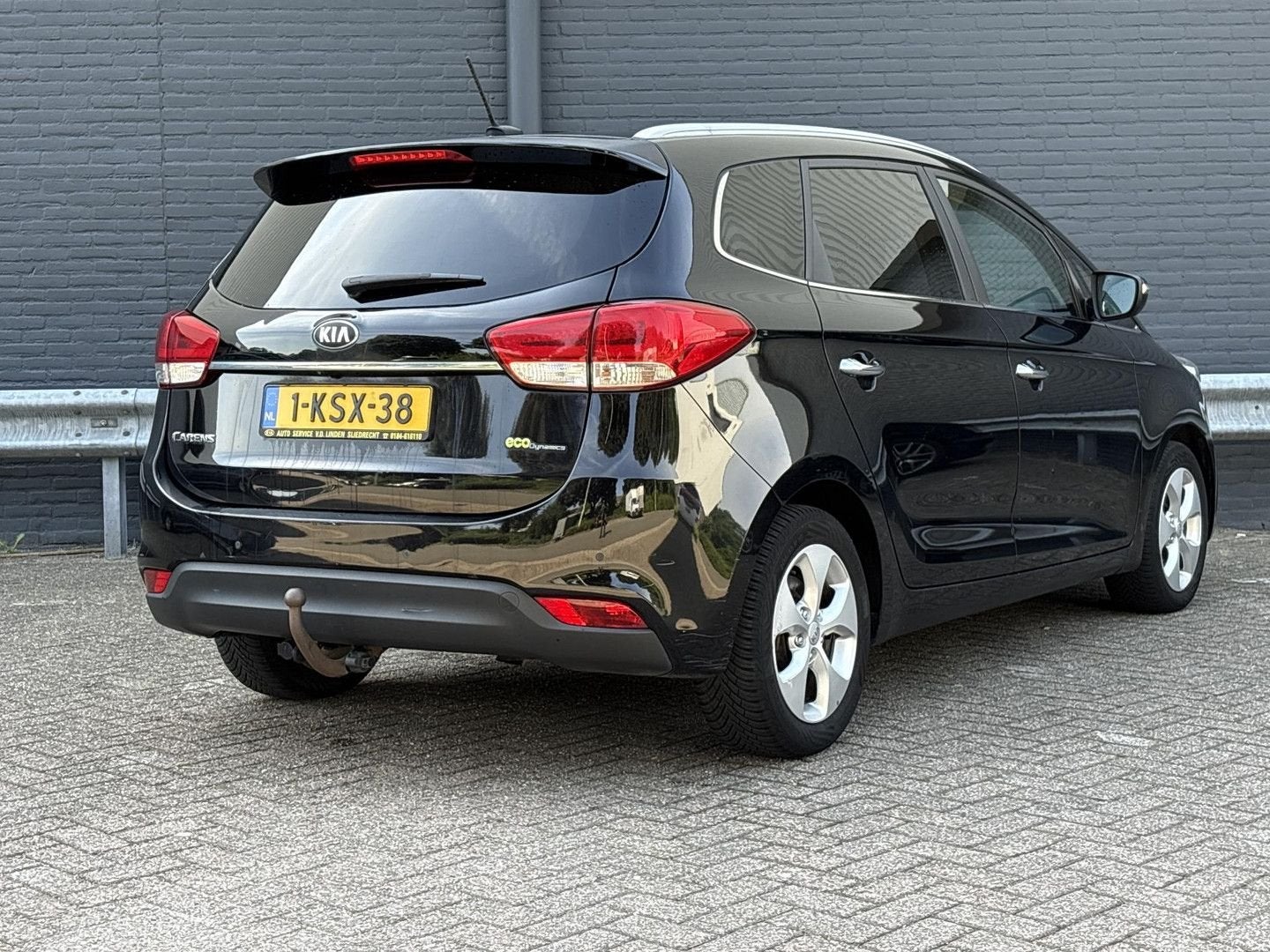Kia Carens 1.6 GDi Business Pack | Climate | Cruise | Navi |, Auto's, Kia, Monovolume, 149 g/km, Zwart, Handgeschakeld
