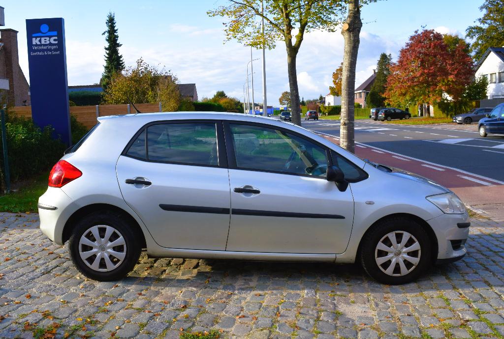 Toyota Auris 1.4D-4D/GPS/1st Owner/HISTORY, Auto's, Toyota, Voorwielaandrijving, Stof, Zwart, 4 cilinders