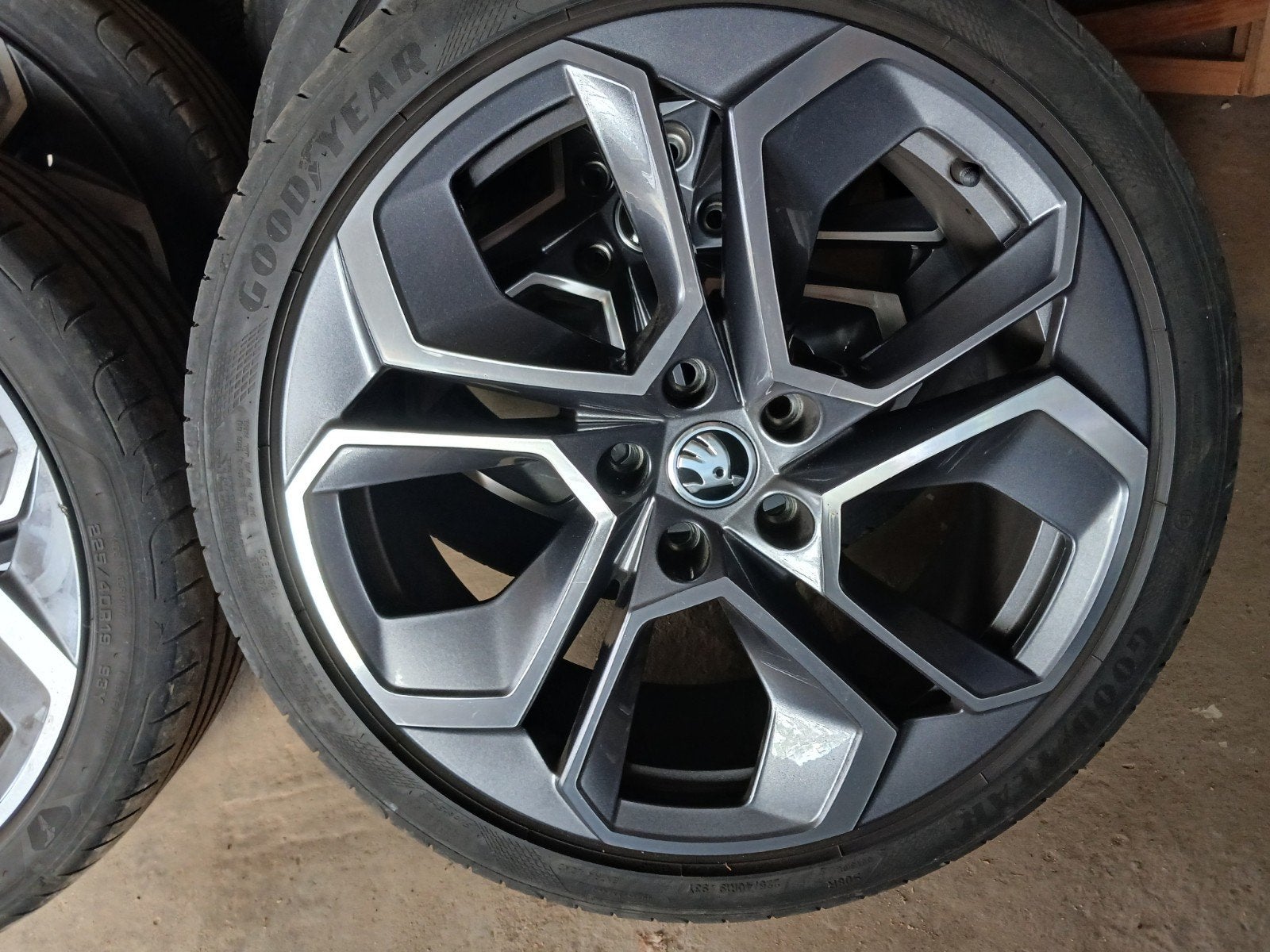 Jantes d'origine Skoda Octavia Rs mk 4 2021 avec Goodyear, Autos : Divers, Enlèvement