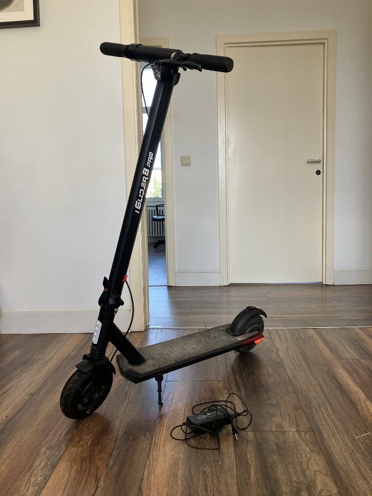 Giro Drive iGlider 8 Pro elektrische step + lader, Fietsen en Brommers, Ophalen, Gebruikt, Elektrische step (E-scooter)