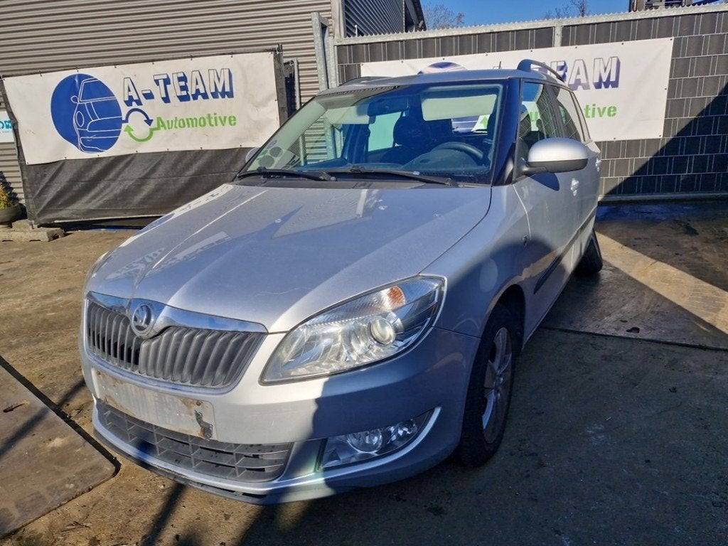 FUSEE LINKS VOOR Skoda Fabia II Combi (01-2007/12-2015), Gebruikt, Info@skoda-auto.de, Skoda, Max-Planck-Straße  3-5
64331  Weiterstadt, DE