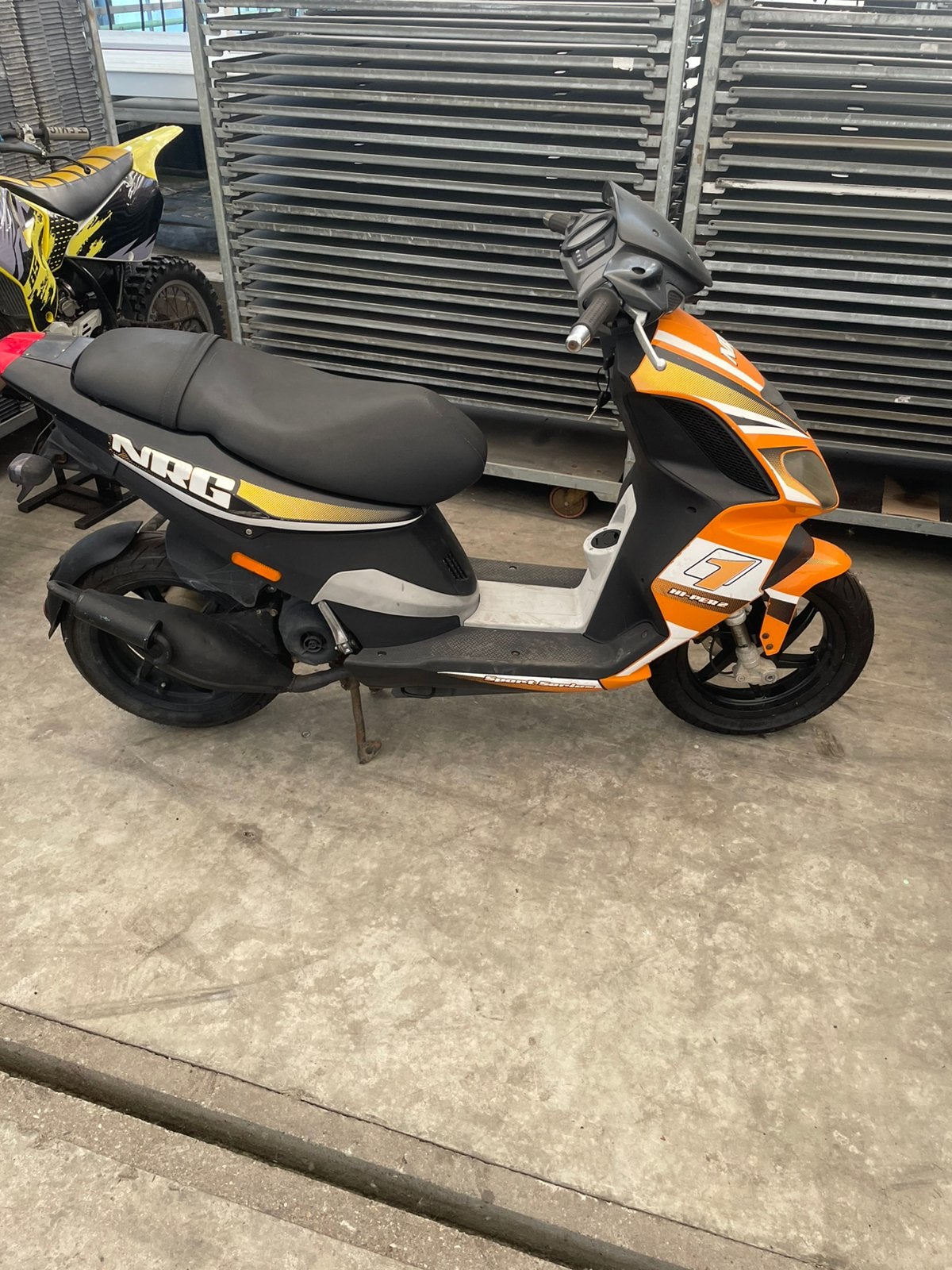 piaggio nrg 50 b klasse (duits), Vélos & Vélomoteurs, Enlèvement, Comme neuf, Piaggio
