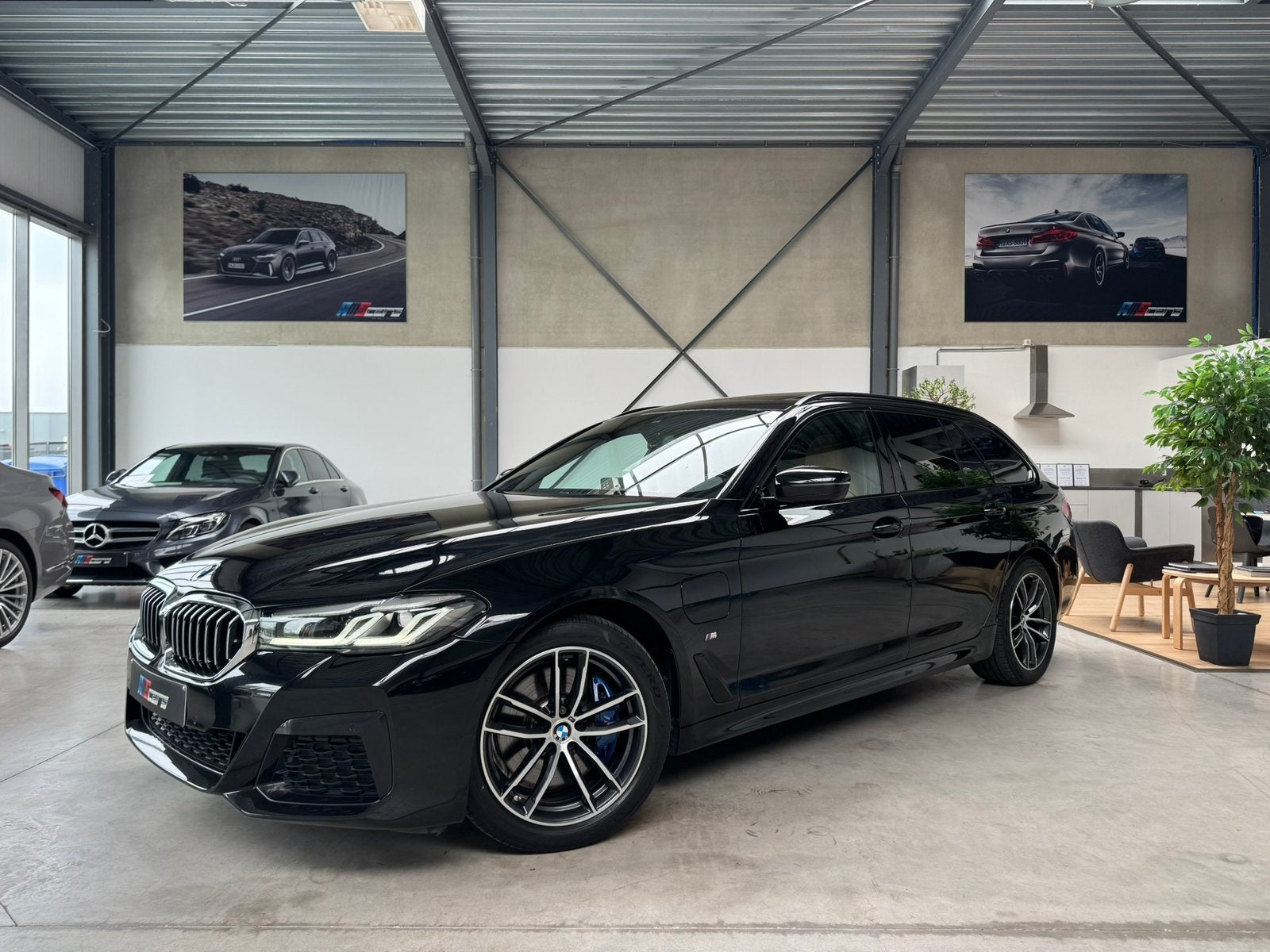 BMW 530e M-Sport | 07/2021 | 92.000 km | Panoramisch Dak, Autos, BMW, Entreprise, Achat, Série 5, Caméra de recul, Phares directionnels