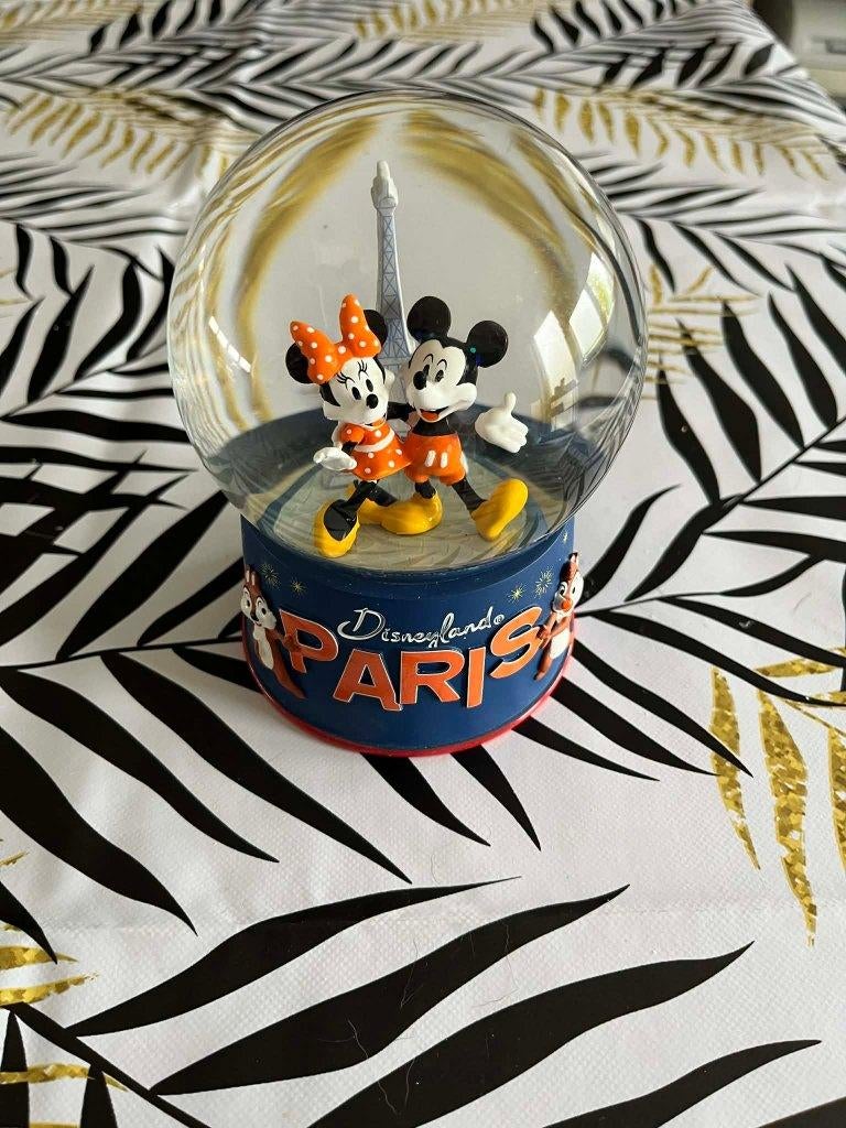 Disney glazen sneeuwbal mickey en minni, Verzamelen, Ophalen of Verzenden, Mickey Mouse, Zo goed als nieuw, Beeldje of Figuurtje