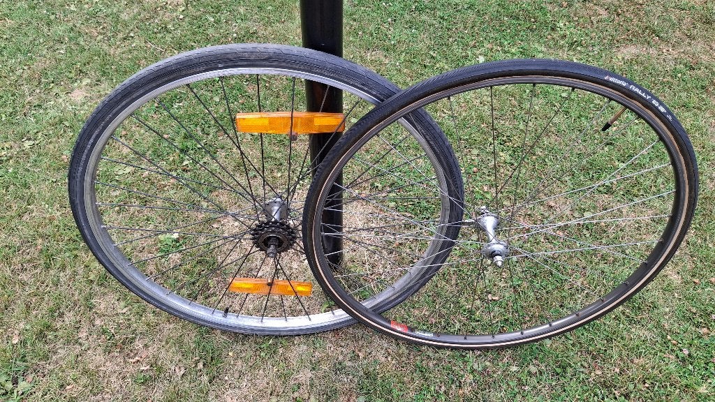 Retro stadsfiets achterwiel 3v. + voorwiel Mavic Campagnolo, Fietsen en Brommers, Gebruikt, Campagnolo Mavic voorwiel koersfiets voorwiel fiets achterwiel