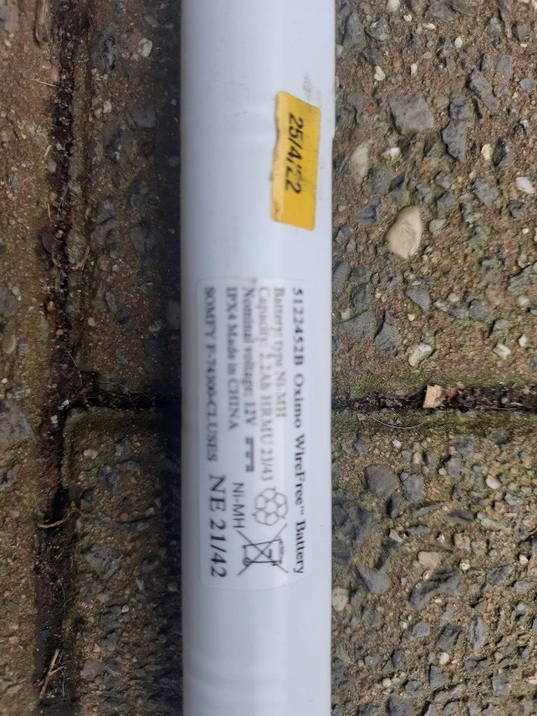 Batterie pour un écran ou un volet sur un panneau solaire., Neuf