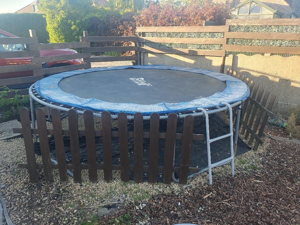 trampoline, Enlèvement, Utilisé