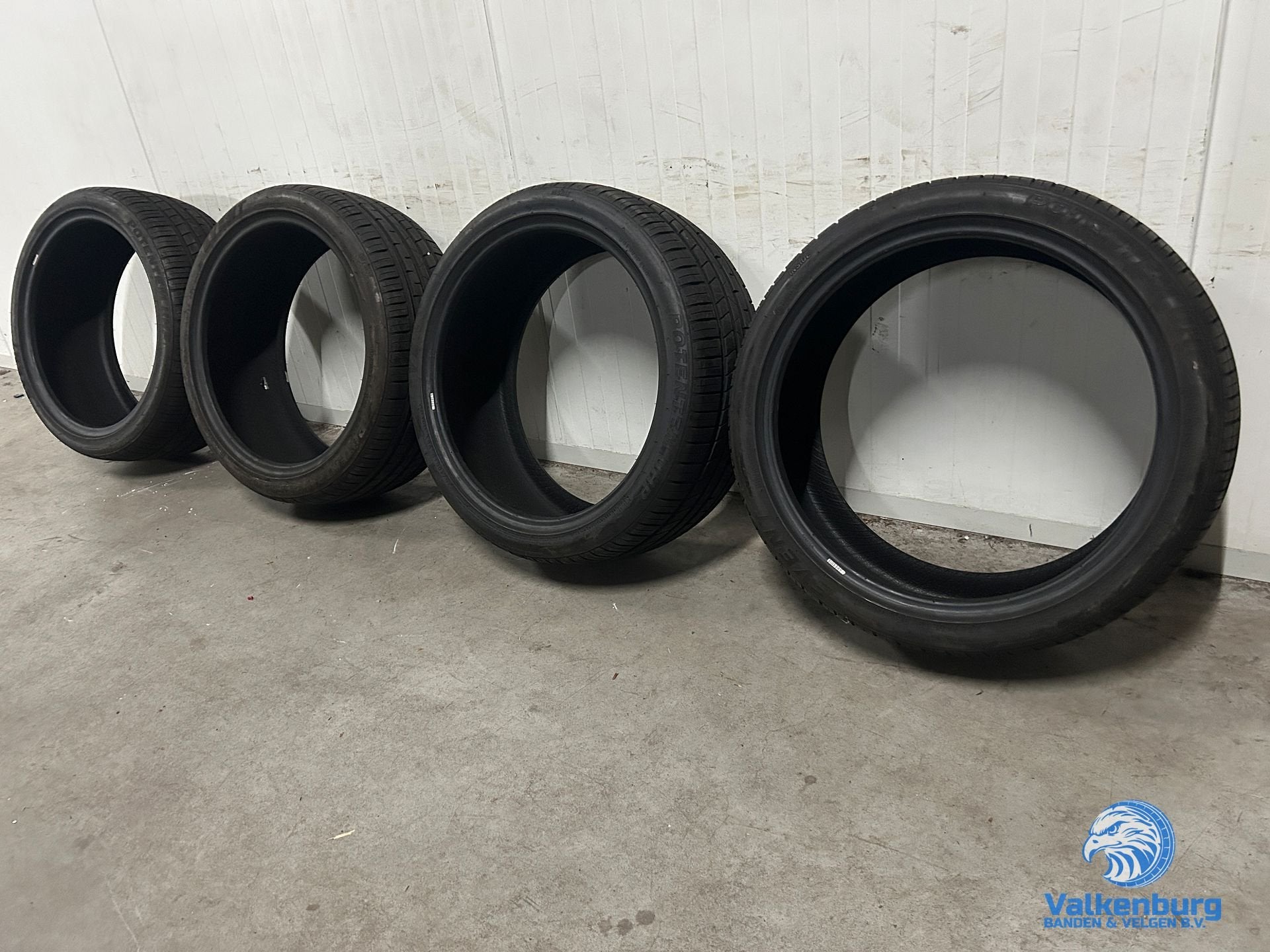 8mm! Zomerbanden 235/40R19 Event Potentem UHP, 19 inch, Gebruikt, -, -