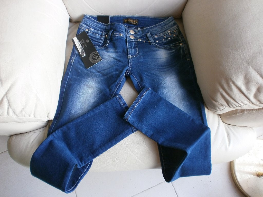Jean bleu à clous dorés 38 NEUF, Enlèvement ou Envoi, Neuf, Bleu, W30 - W32 (confection 38/40)