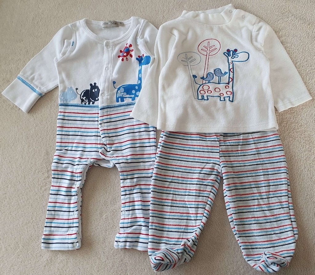 Ensemble t-shirt + pantalon + pyjama -T62 Little Star - NEUF, Enfants & Bébés, Vêtements de bébé | Taille 62, Enlèvement, Neuf