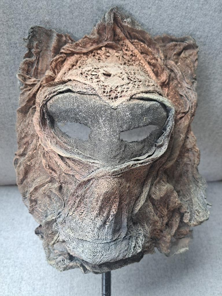 Mooi toneelmasker in beschilderde bewerkte kant, Huis en Inrichting, Ophalen
