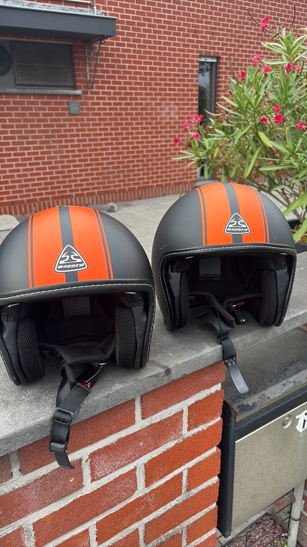 HD kleur helmen, Ophalen