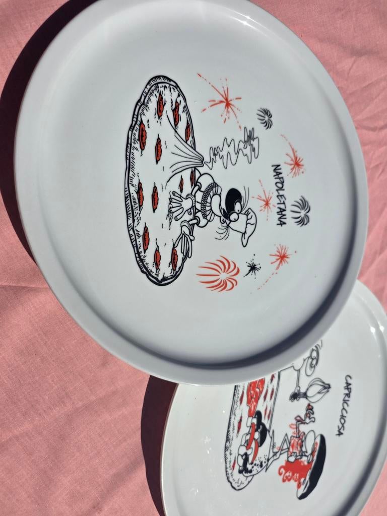 Grandes assiettes de collection pour martini, Maison & Meubles, Enlèvement ou Envoi, Autres marques, Autres types, Autres matériaux