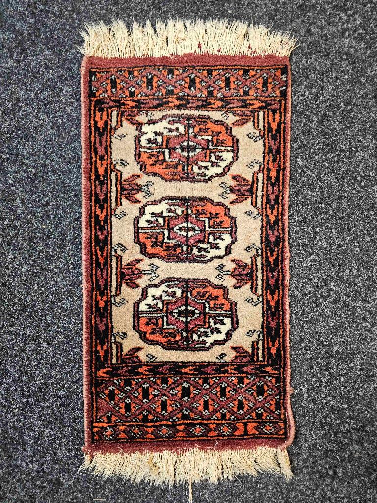 Oosters tapijt klein 62/32 cm, Ophalen of Verzenden, Gebruikt, Oranje, Overige stijlen