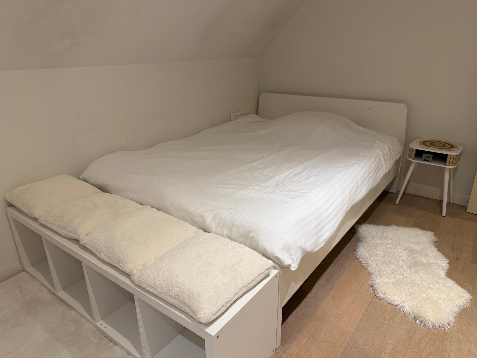 Tweepersoonsbed 140x200 wit, Huis en Inrichting, Ophalen, Wit, 140 cm, Zo goed als nieuw