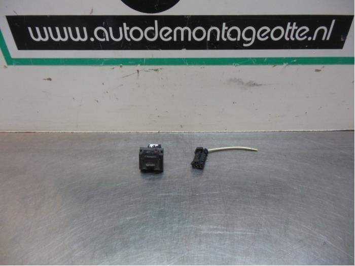Schakelaar achterklep van een Citroen Xsara Picasso, Gebruikt, -, Ophalen of Verzenden, -