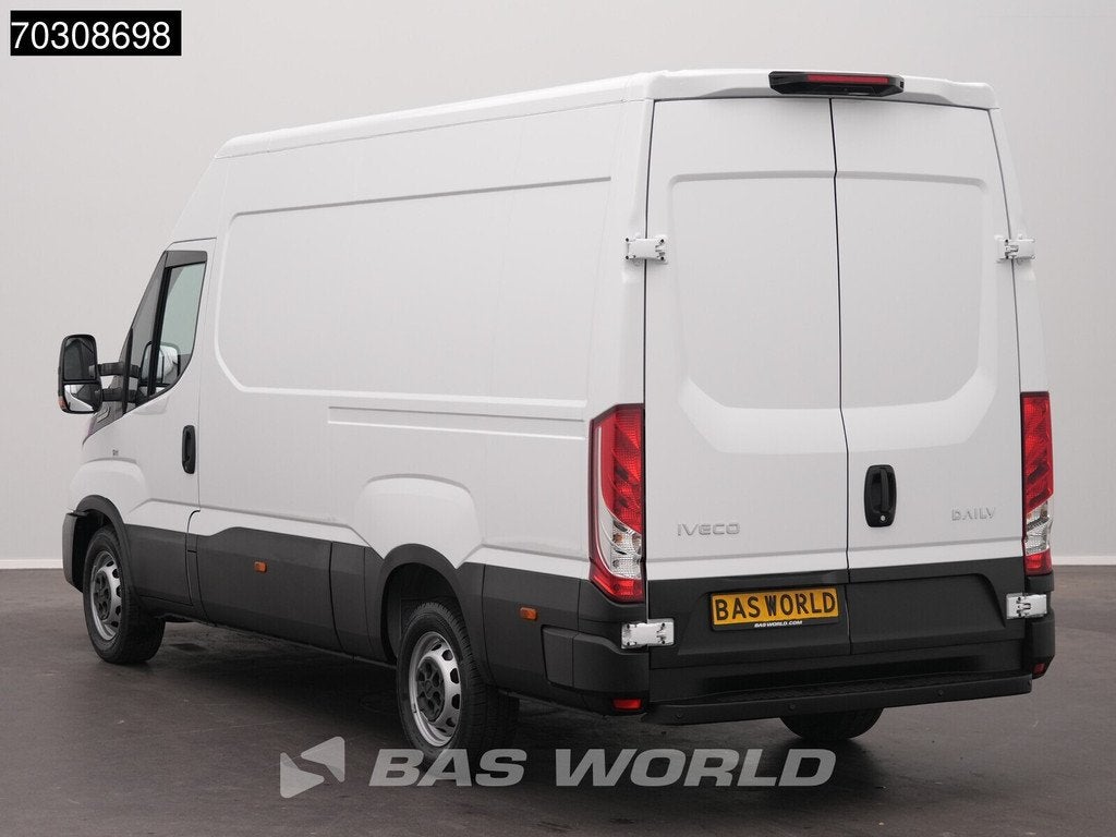 Iveco Daily 35S18 3.0L Automaat L2H2 180PK ACC Airco Cruise, Auto's, Automaat, Stof, Euro 6, 4 cilinders
